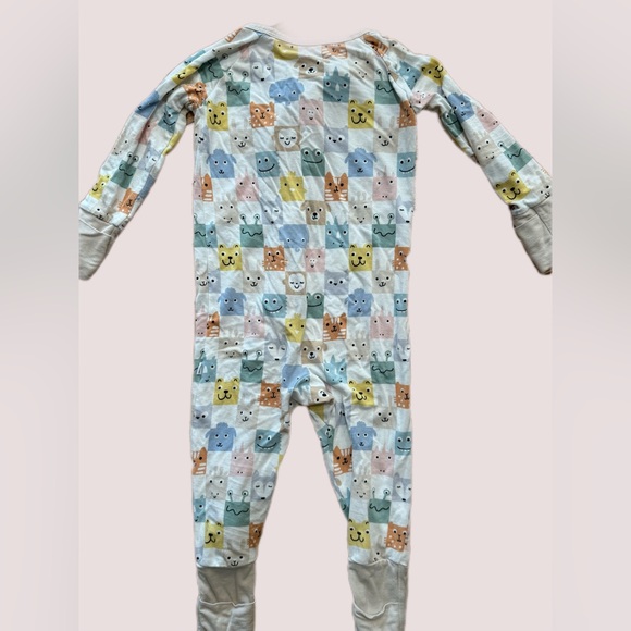 Little sleepies 6-12 months check mate onesie - Picture 2 of 6